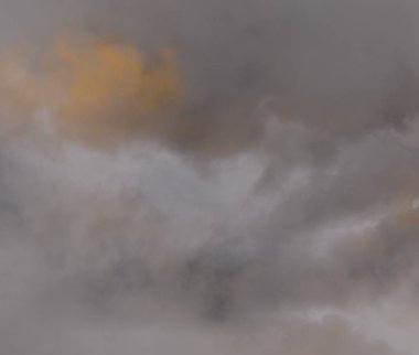 soyut grunge bulutlar, kopya alanı ile renkli arka plan