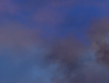 soyut grunge bulutlar, kopya alanı ile renkli arka plan