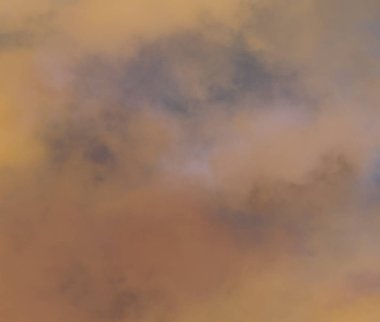 soyut grunge bulutlar, kopya alanı ile renkli arka plan