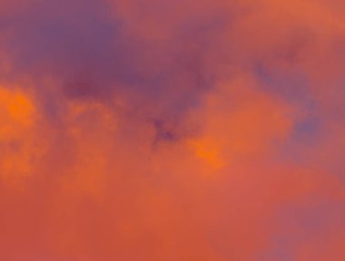 soyut grunge bulutlar, kopya alanı ile renkli arka plan