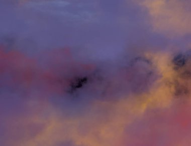 soyut grunge bulutlar, kopya alanı ile renkli arka plan