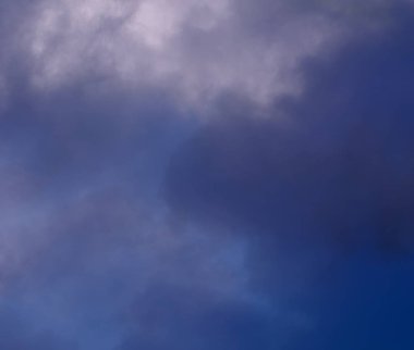 soyut grunge bulutlar, kopya alanı ile renkli arka plan