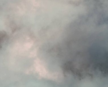 bulanık yumuşak bokeh arka plan ile duman