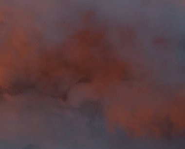 soyut grunge bulutlar, kopya alanı ile renkli arka plan