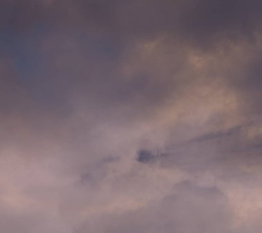 soyut grunge bulutlar, kopya alanı ile renkli arka plan