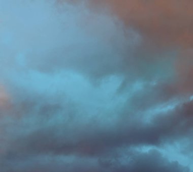 soyut grunge bulutlar, kopya alanı ile renkli arka plan