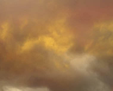 soyut grunge bulutlar, kopya alanı ile renkli arka plan