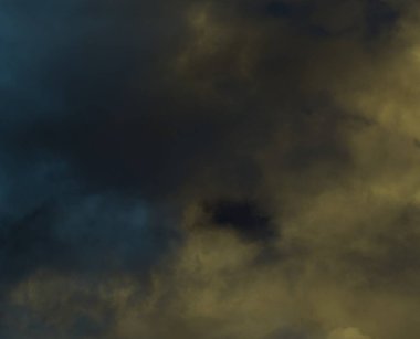 soyut grunge bulutlar, kopya alanı ile renkli arka plan