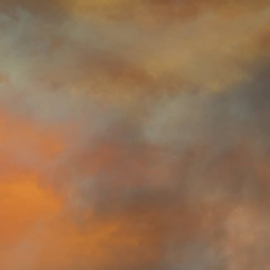 soyut grunge bulutlar, kopya alanı ile renkli arka plan