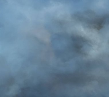 soyut grunge bulutlar, kopya alanı ile renkli arka plan