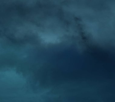 soyut grunge bulutlar, kopya alanı ile renkli arka plan