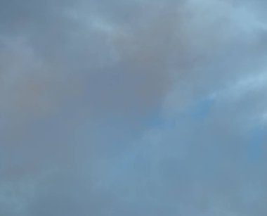 soyut grunge bulutlar, kopya alanı ile renkli arka plan