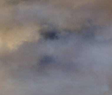 soyut grunge bulutlar, kopya alanı ile renkli arka plan