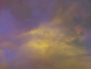 bulutlar ile renkli gökyüzü arka plan