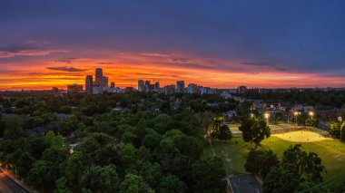 Bir gün batımı bir panorama Davisville, Toronto, benim balkon