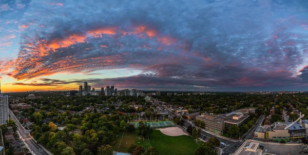 Vista Panorámica Una Puesta Sol Sobre Midtown Toronto Desde Apartamento — Foto de Stock