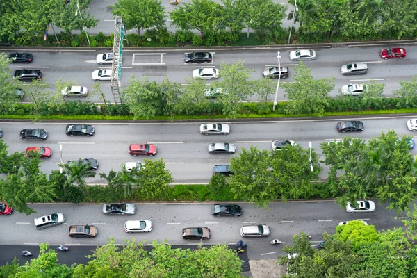 Fluxo Carro Estrada Verde Cidade — Fotografia de Stock