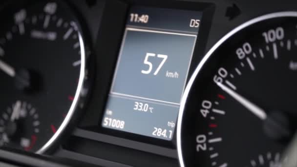 Keadaan Dashboard Mobil Dalam Kecepatan Konstan — Stok Video