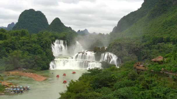 Het Prachtige Landschap Van Detian Transnational Waterfall Guangxi China — Stockvideo