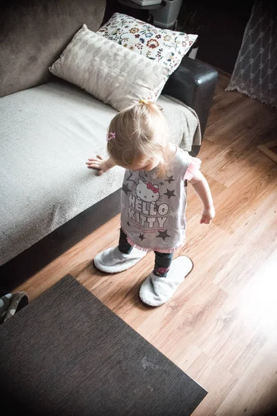 Little Girl Big Slippers — Stock Photo, Image