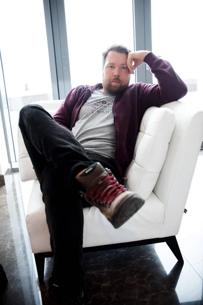 Man Sitting Chair — Stock Photo, Image