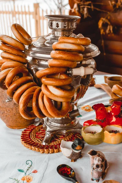 Shrovetide 'de çıtır krakerler