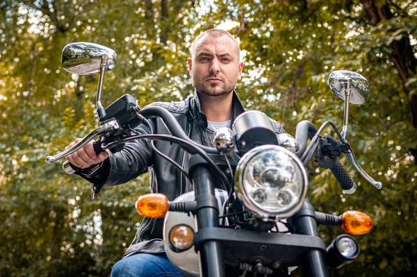 Geon Daytona motosikletli bisikletçi