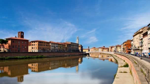 Cinemagraph. Pise, Toscane, Italie. bâtiments historiques sur la rivière Arno — Video