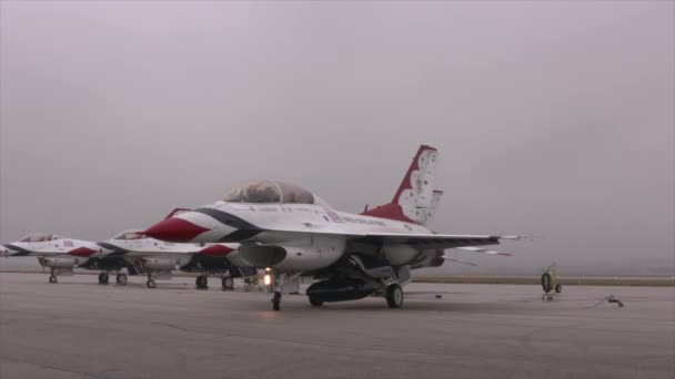 Aviones Militares Preparándose Para Salir Base — Vídeo de stock