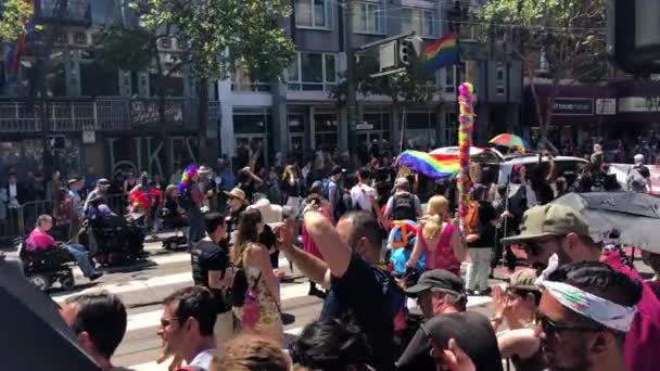 San Francisco Lgbt gurur geçit 2018 sırasında kalabalık — Stok video