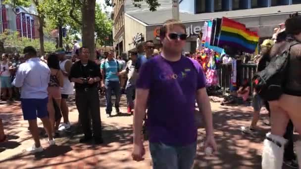 Multi Etnische Menigte Tijdens San Francisco Lgbt Pride Parade 2018 — Stockvideo