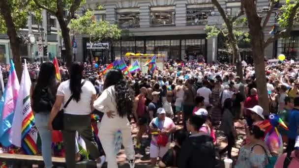 Tłum w San Francisco Lgbt parady 2018 — Wideo stockowe