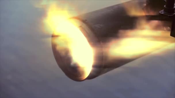 Близкий Обзор Запуска Ракет Военного Самолета — стоковое видео