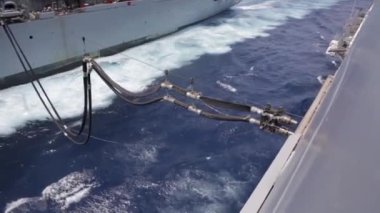 Anchorage şeritler gezinti sırasında gemiler arasında kargo değişimi için