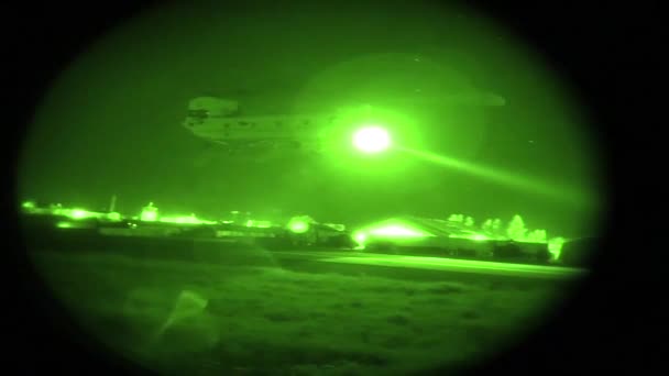 Noktowizor Multi Misji Samoloty Latające Nad Bazy Wojskowej — Wideo stockowe