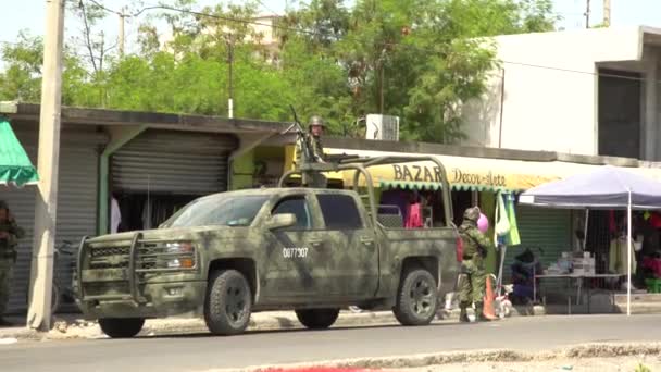 Militär Styrka Nära Gränsen Till Mexiko — Stockvideo
