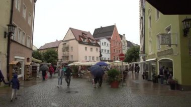 Yayalara Brunnen Kaiser Maximilian Platz yakın