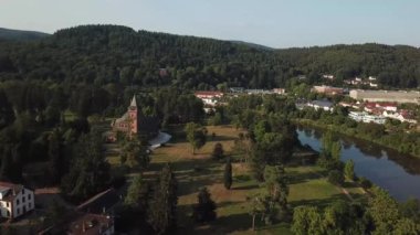 Bir dron Münih'teki Bavyera alanları üzerinden