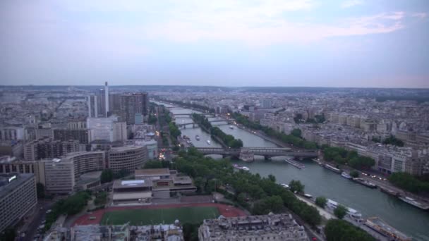Vista de París al atardecer — Vídeo de stock