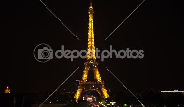 Eyfel Kulesi ışık efektleri geceleri