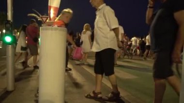 Geceleri Paris kıyı alanı