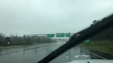 Kuzey Carolina'da kasırga Floransa sırasında sürüş