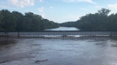 Taşan Lumberton Nehri Barajı
