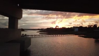 Günbatımı drone Surf City üzerinden görüntülemek