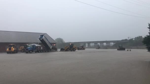 Machines Construction Pendant Ouragan Florence — Video