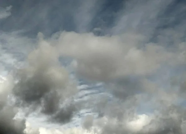 剧烈的暴风雨多云的天空 — 图库照片