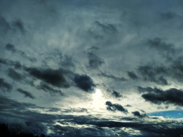 Tempestade dramática céu nublado — Fotografia de Stock
