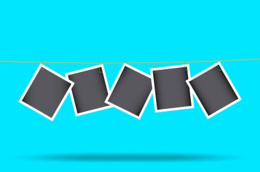 Retro fotoğraf çerçeveleri bir ip üzerinde ekli ataç asmak. Afiş. Şablon. Vektör çizim üzerinde ışık arka plan izole.