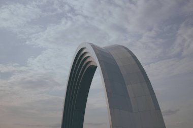 Gökyüzüne karşı kemer