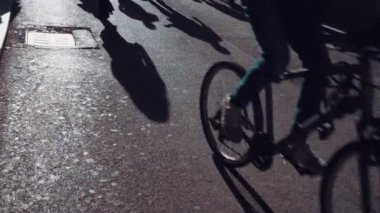 İnsanlar şehirde kalabalık caddede yürürken, insanlar. tanınmayan kişilerin iş bölgesinde çalışmaya commuting kentsel sahne. New york metropolü sahne arka plan